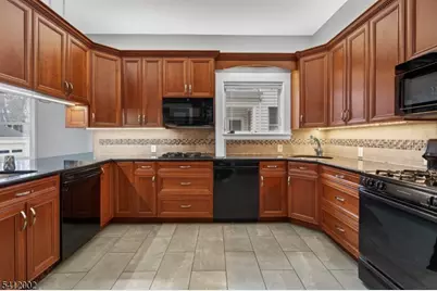 29 Temple Pl, Passaic, NJ 07055 - Photo 18