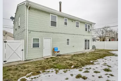 42 Mercer St, Carteret, NJ 07008 - Photo 4