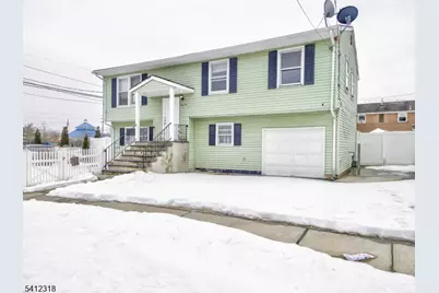 42 Mercer St, Carteret, NJ 07008 - Photo 2