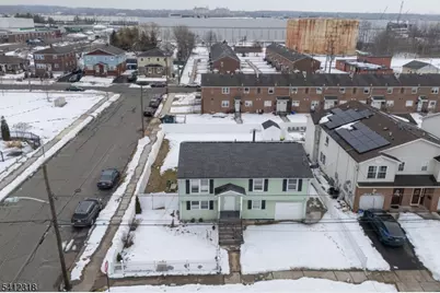 42 Mercer St, Carteret, NJ 07008 - Photo 8