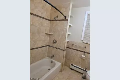 82 Ampere Pkwy, East Orange, NJ 07017 - Photo 8