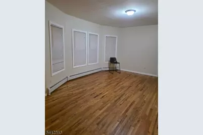 82 Ampere Pkwy, East Orange, NJ 07017 - Photo 4