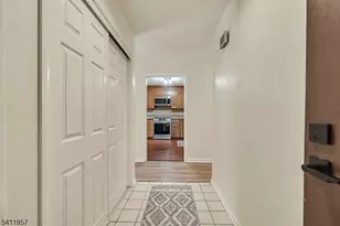 127 Oakmont Ct, Edison, NJ 08820 - Photo 1