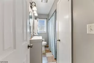 95 William Pl, Totowa, NJ 07512 - Photo 10