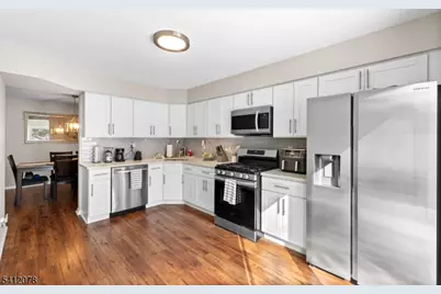 48 Sapphire Ln, Franklin Township, NJ 08823 - Photo 6