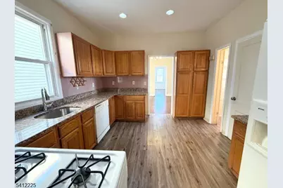 137 Watchung Ave #2, West Orange Township, NJ 07052 - Photo 2