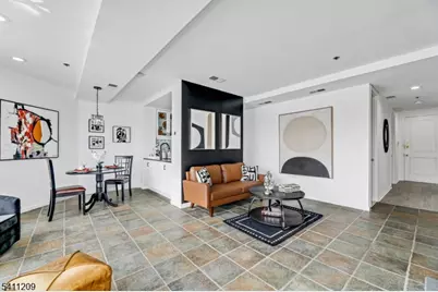 600 Harbor Blvd #926, Weehawken Twp., NJ 07086 - Photo 4