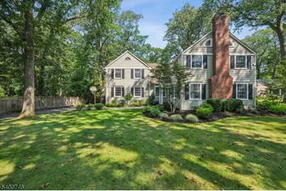 61 Oakwood Dr, New Providence, NJ 07974 - Photo 2