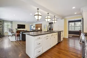 61 Oakwood Dr, New Providence, NJ 07974 - Photo 10