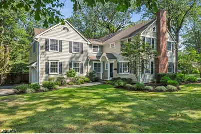 61 Oakwood Dr, New Providence, NJ 07974 - Photo 1