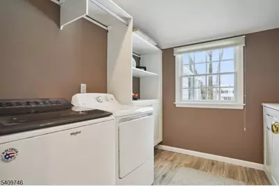 61 Oakwood Dr, New Providence, NJ 07974 - Photo 24