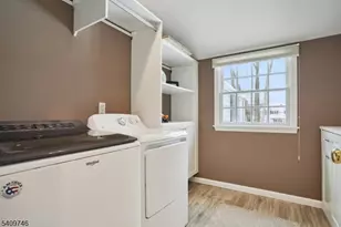 61 Oakwood Dr, New Providence, NJ 07974 - Photo 24