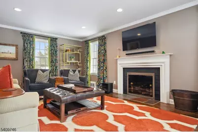 61 Oakwood Dr, New Providence, NJ 07974 - Photo 4