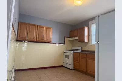 14 Marion Ave, Newark, NJ 07106 - Photo 8