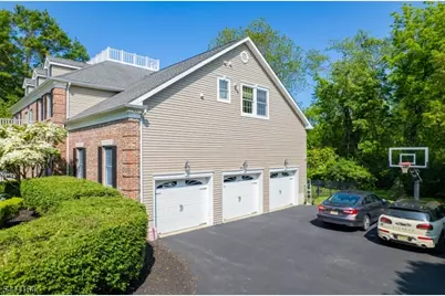 32 Four Bridges Rd, Chester, NJ 07930 - Photo 4