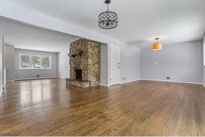 303 Chaucer Dr, Berkeley Heights Township, NJ 07922 - Photo 8