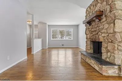 303 Chaucer Dr, Berkeley Heights Township, NJ 07922 - Photo 6