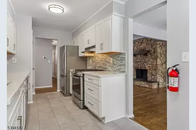 303 Chaucer Dr, Berkeley Heights Township, NJ 07922 - Photo 12