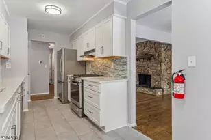 303 Chaucer Dr, Berkeley Heights Township, NJ 07922 - Photo 12