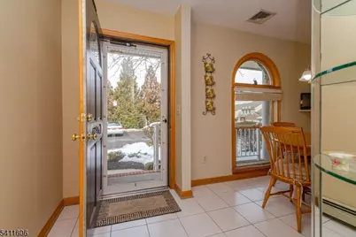 675 Raritan Rd #12, Clark Township, NJ 07066 - Photo 2