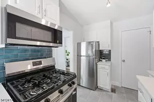 8 Edmund Pl, Irvington, NJ 07111 - Photo 6