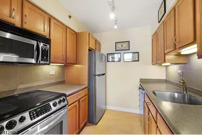 300 Main St #807, Little Falls Township, NJ 07424 - Photo 8