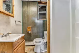 252 Mountain View Rd, Franklin Township, NJ 08802 - Photo 10