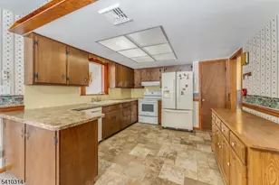 252 Mountain View Rd, Franklin Township, NJ 08802 - Photo 4