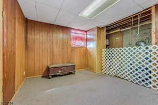 252 Mountain View Rd, Franklin Township, NJ 08802 - Photo 12