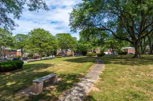 19 Wedgewood Dr, Verona, NJ 07044 - Photo 22