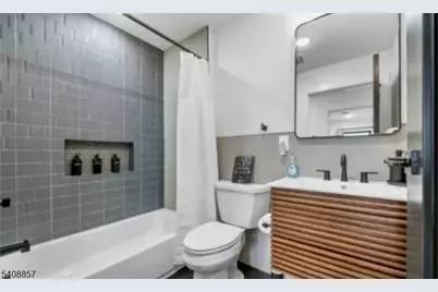 144 Magnolia, Elizabeth, NJ 07206 - Photo 4