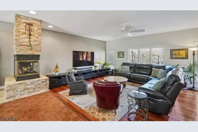 51 Mill Pond Rd, Woodland Park, NJ 07424 - Photo 4