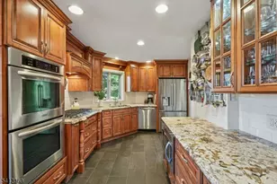 51 Mill Pond Rd, Woodland Park, NJ 07424 - Photo 12