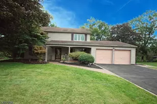 25 Hughes Rd, Franklin Township, NJ 08873 - Photo 2