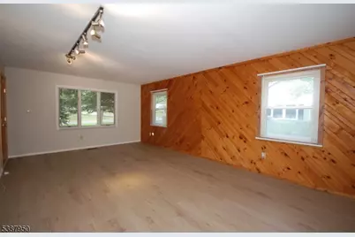 25 Hughes Rd, Franklin Township, NJ 08873 - Photo 8