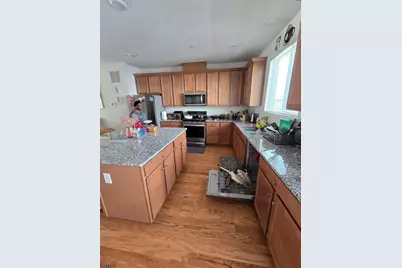 10 Bond St, North Brunswick Township, NJ 08902 - Photo 6