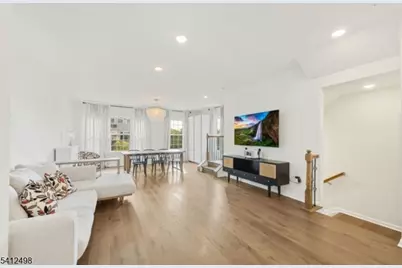 36 Cortland Ct, Livingston, NJ 07039 - Photo 6