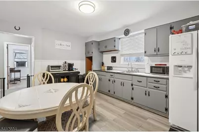 86 Kakeout Rd, Butler, NJ 07405 - Photo 12