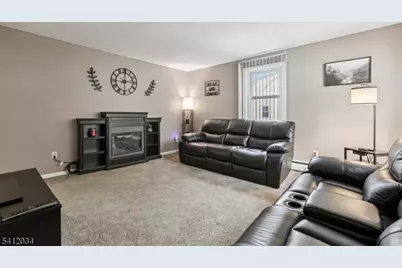 86 Kakeout Rd, Butler, NJ 07405 - Photo 8