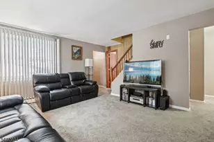 86 Kakeout Rd, Butler, NJ 07405 - Photo 10