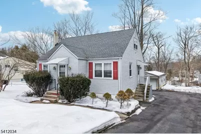 86 Kakeout Rd, Butler, NJ 07405 - Photo 2