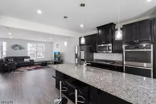 16 Sedicavage Way, Mount Olive, NJ 07828 - Photo 2