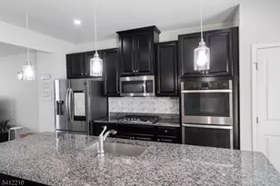 16 Sedicavage Way, Mount Olive, NJ 07828 - Photo 4