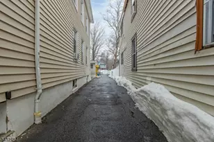 527 Valley St, Orange, NJ 07050 - Photo 34