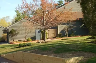 37 Giggleswick Way, Edison Twp., NJ 08820 - Photo 4