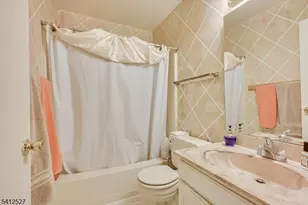 37 Giggleswick Way, Edison Twp., NJ 08820 - Photo 36