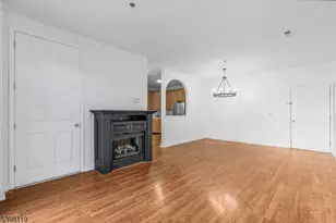 225 Windmill Ct, Lopatcong Township, NJ 08865 - Photo 4