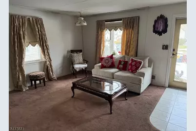 36 Kearney St, Lyndhurst Township, NJ 07071 - Photo 2