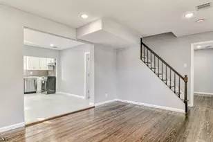 685 Edgewood Pl, North Brunswick Township, NJ 08902 - Photo 10