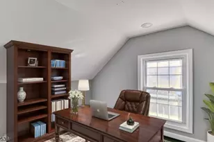 685 Edgewood Pl, North Brunswick Township, NJ 08902 - Photo 8